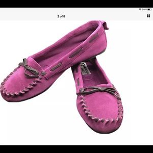 American Eagle Women’s 7.5 Magenta Suede Moccasins